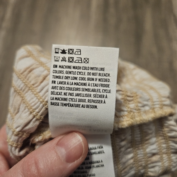 American Eagle cream and Yellow ruffle crop top size medium - Picture 5 of 7